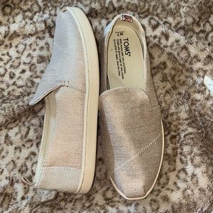 Toms!! Sparkly cream color